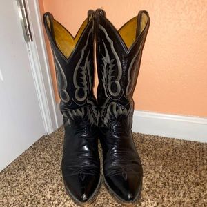 size 8 black Tony Lama